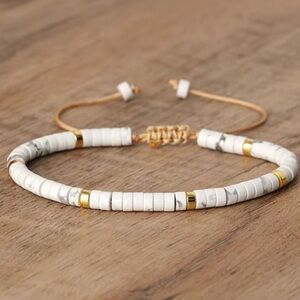 White howlite stone adjustable size bracelet